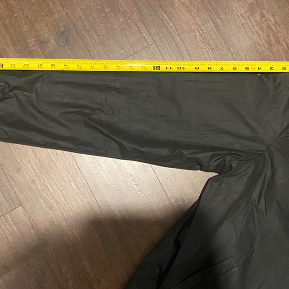 Barbour Size Large Waxed Jacket - Picture 9 of 9